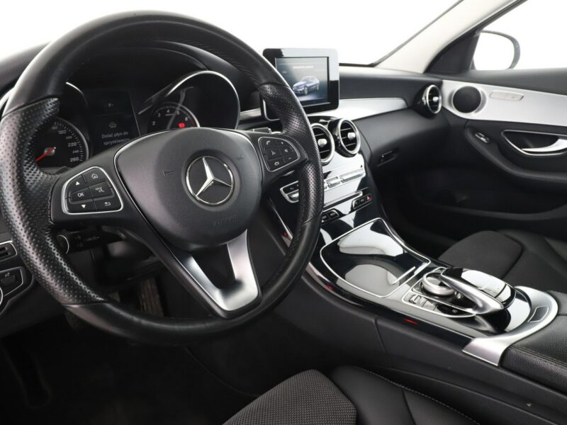 Mercedes C 180 automat półskóra full LED el. sterowane i ogzrewane fotele W205 (2014-2021)