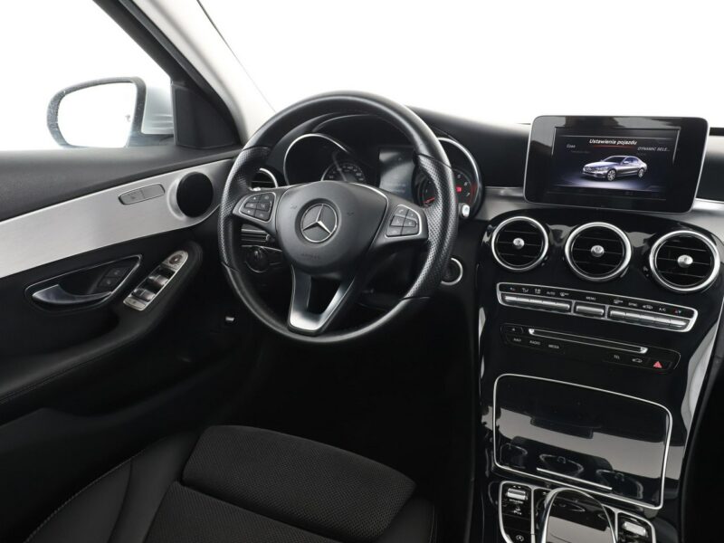 Mercedes C 180 automat półskóra full LED el. sterowane i ogzrewane fotele W205 (2014-2021)
