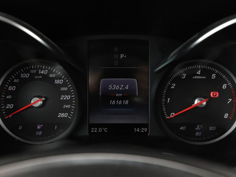 Mercedes C 180 automat półskóra full LED el. sterowane i ogzrewane fotele W205 (2014-2021)