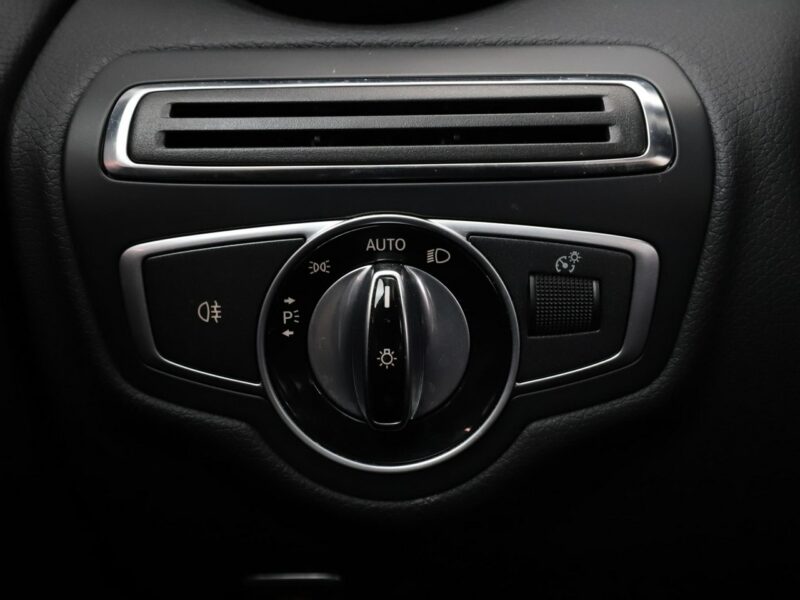Mercedes C 180 automat półskóra full LED el. sterowane i ogzrewane fotele W205 (2014-2021)