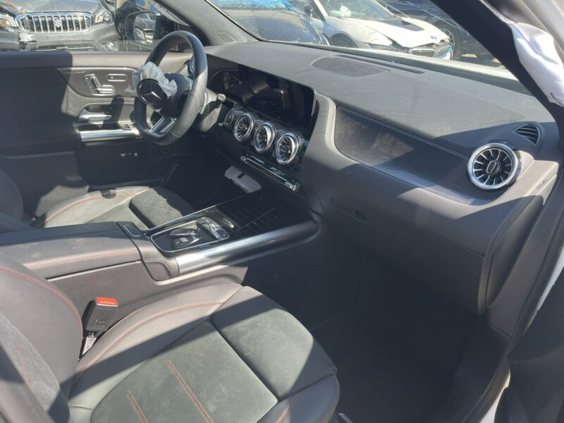 Mercedes GLA 200 AMGline Automat 4Matic Podgrzewane Skóra 150KM