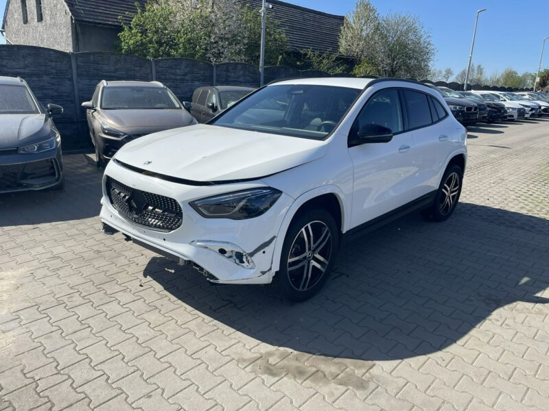 Mercedes GLA 200 AMGline Automat 4Matic Podgrzewane Skóra 150KM