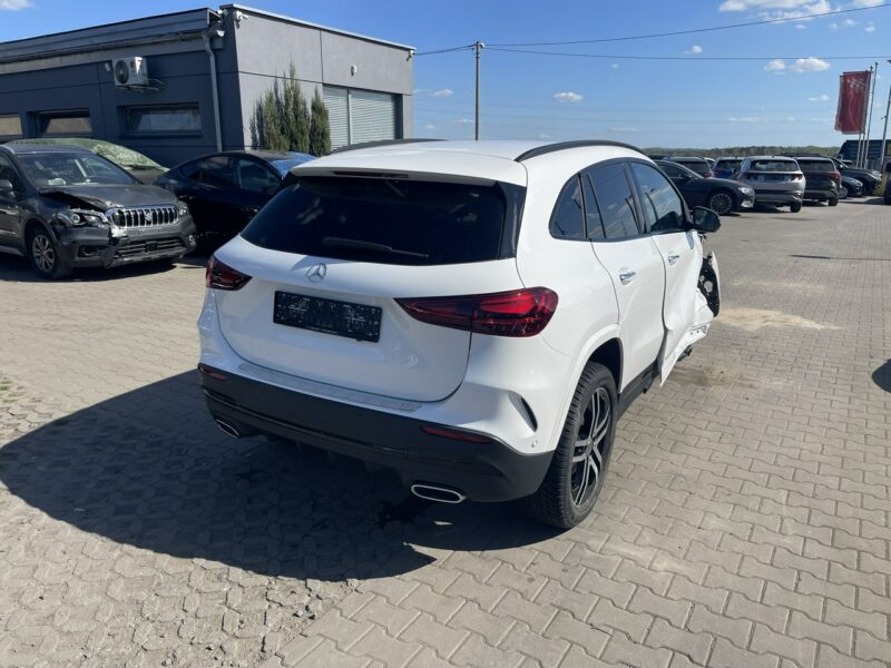 Mercedes GLA 200 AMGline Automat 4Matic Podgrzewane Skóra 150KM