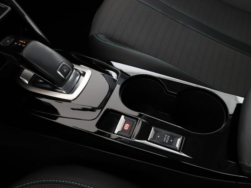 Peugeot 2008 Allure Pack automat niski przebieg navi kamera półskóra LED tempomat II (2019-)