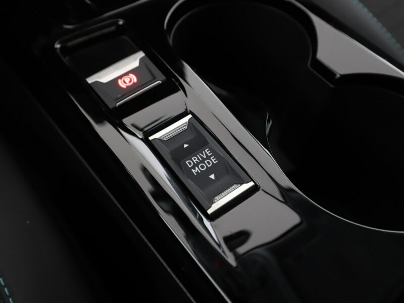 Peugeot 2008 Allure Pack automat niski przebieg navi kamera półskóra LED tempomat II (2019-)