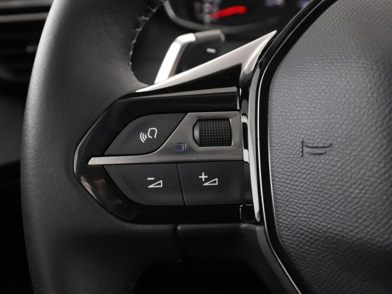Peugeot 2008 Allure Pack automat niski przebieg navi kamera półskóra LED tempomat II (2019-)
