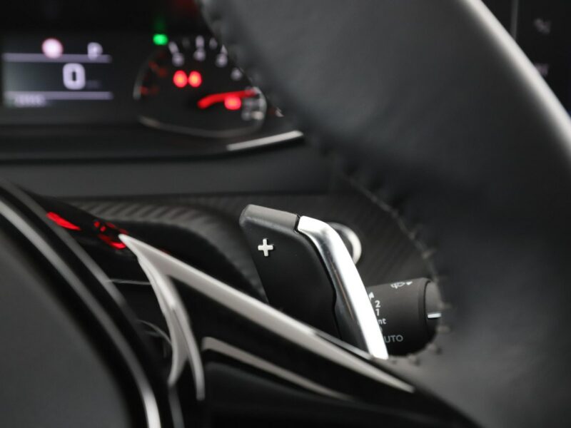Peugeot 2008 Allure Pack automat niski przebieg navi kamera półskóra LED tempomat II (2019-)
