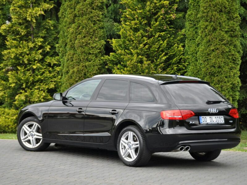 Audi A4 2.0TDI(150KM)*Lift*Navi*Klimatronik*El.Klapa*Reling*Parktr.*Alu17"ASO B8 (2007-2015)