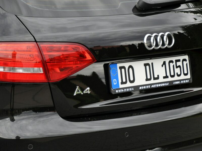 Audi A4 2.0TDI(150KM)*Lift*Navi*Klimatronik*El.Klapa*Reling*Parktr.*Alu17"ASO B8 (2007-2015)