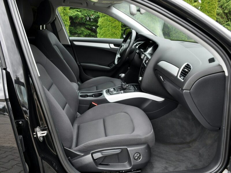 Audi A4 2.0TDI(150KM)*Lift*Navi*Klimatronik*El.Klapa*Reling*Parktr.*Alu17"ASO B8 (2007-2015)