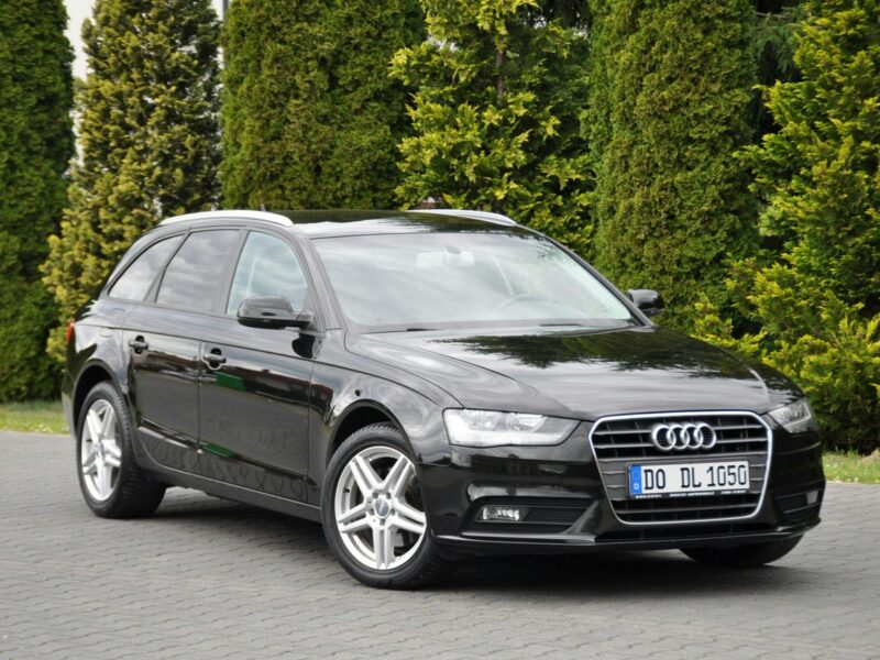 Audi A4 2.0TDI(150KM)*Lift*Navi*Klimatronik*El.Klapa*Reling*Parktr.*Alu17"ASO B8 (2007-2015)