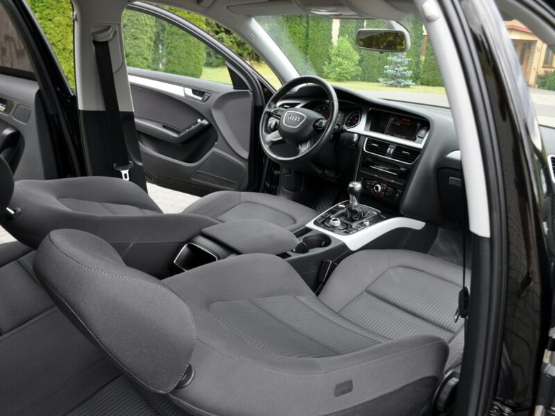 Audi A4 2.0TDI(150KM)*Lift*Navi*Klimatronik*El.Klapa*Reling*Parktr.*Alu17"ASO B8 (2007-2015)