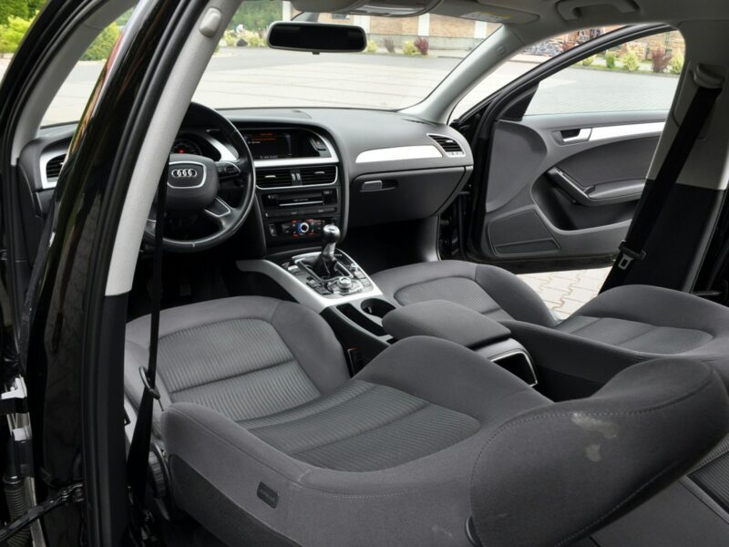 Audi A4 2.0TDI(150KM)*Lift*Navi*Klimatronik*El.Klapa*Reling*Parktr.*Alu17"ASO B8 (2007-2015)