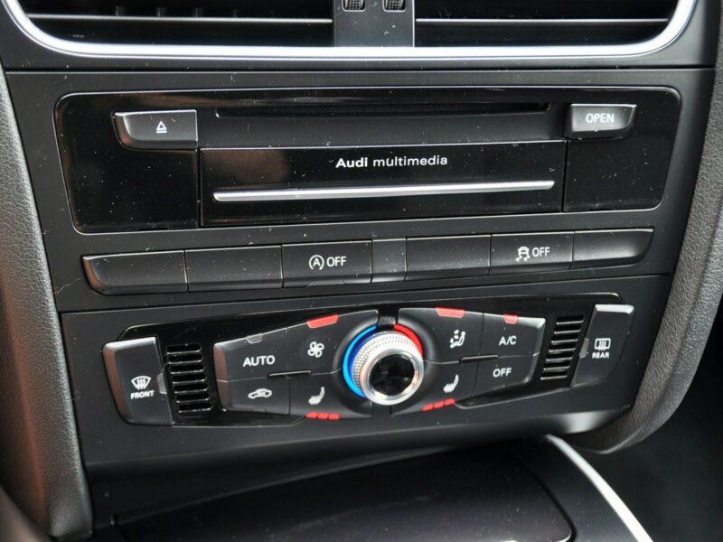 Audi A4 2.0TDI(150KM)*Lift*Navi*Klimatronik*El.Klapa*Reling*Parktr.*Alu17"ASO B8 (2007-2015)