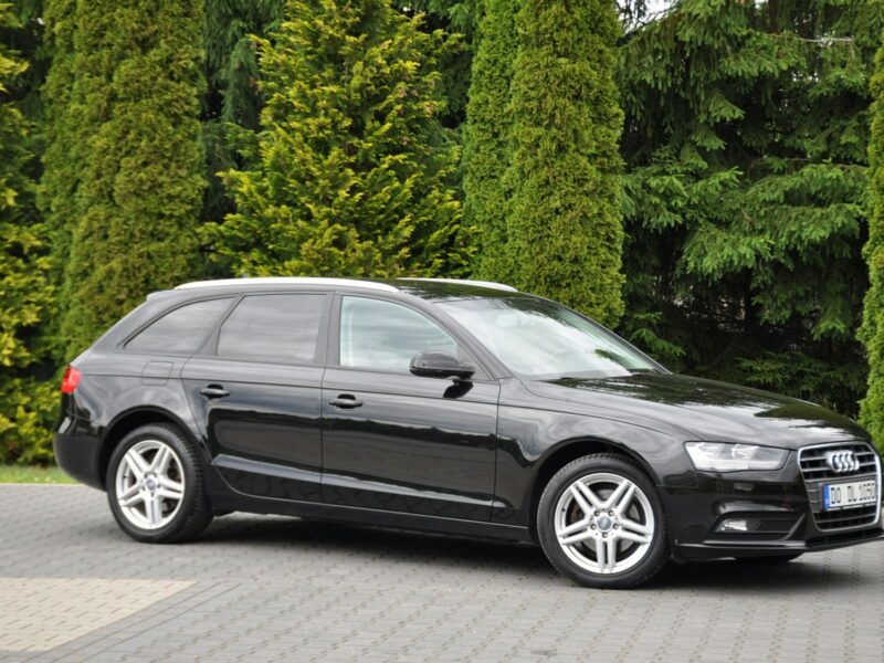 Audi A4 2.0TDI(150KM)*Lift*Navi*Klimatronik*El.Klapa*Reling*Parktr.*Alu17"ASO B8 (2007-2015)