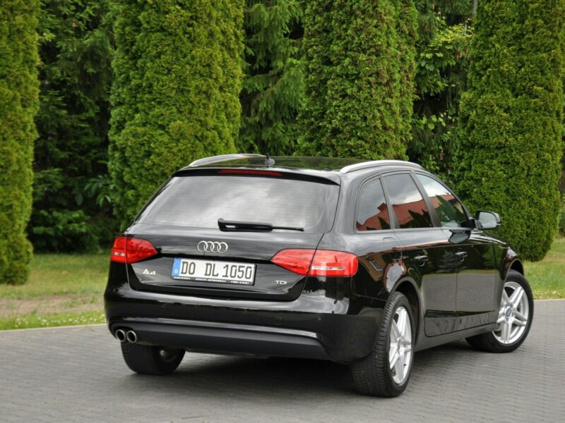 Audi A4 2.0TDI(150KM)*Lift*Navi*Klimatronik*El.Klapa*Reling*Parktr.*Alu17"ASO B8 (2007-2015)