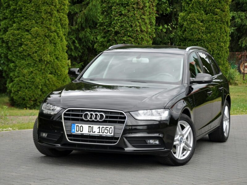 Audi A4 2.0TDI(150KM)*Lift*Navi*Klimatronik*El.Klapa*Reling*Parktr.*Alu17"ASO B8 (2007-2015)