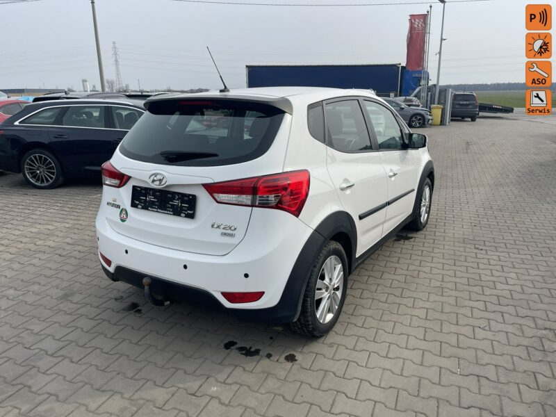 Hyundai ix20 Klimatyzacja Czujniki parkowania Hak 125KM