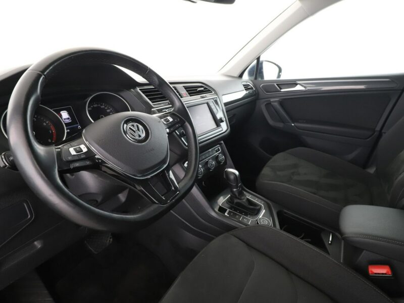Volkswagen Tiguan 4x4 DSG navi klima auto grzane fotele czujniki parkowania II (2016-2024)