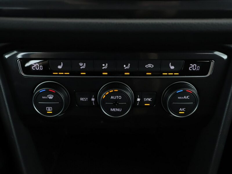 Volkswagen Tiguan 4x4 DSG navi klima auto grzane fotele czujniki parkowania II (2016-2024)