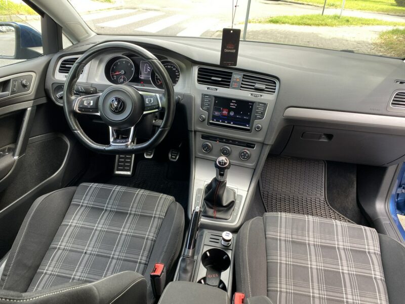 Volkswagen Golf GTI, kamera, Apple Android car, nowy rozrząd, spoiler, podwójny wydech VII (2012-)