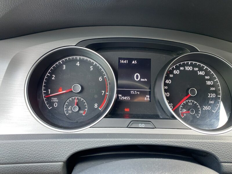 Volkswagen Golf GTI, kamera, Apple Android car, nowy rozrząd, spoiler, podwójny wydech VII (2012-)