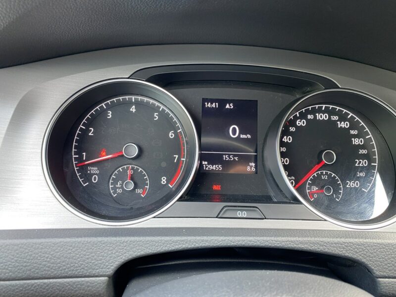Volkswagen Golf GTI, kamera, Apple Android car, nowy rozrząd, spoiler, podwójny wydech VII (2012-)