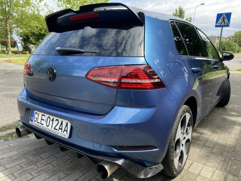 Volkswagen Golf GTI, kamera, Apple Android car, nowy rozrząd, spoiler, podwójny wydech VII (2012-)