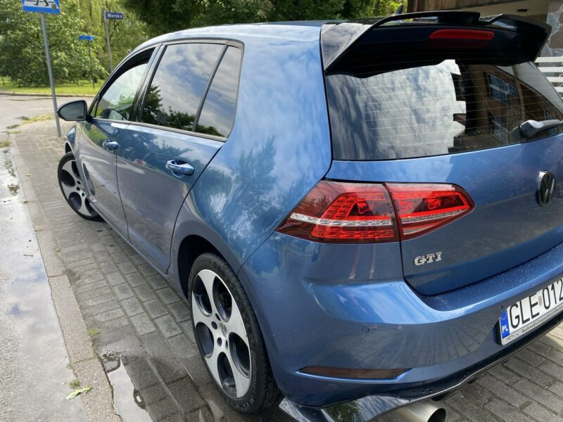 Volkswagen Golf GTI, kamera, Apple Android car, nowy rozrząd, spoiler, podwójny wydech VII (2012-)
