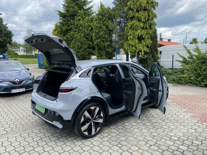Renault Megane 218 KM 60kWh, TECHNO, Zasięg do 430 KM,Gwarancja IV (2016-)
