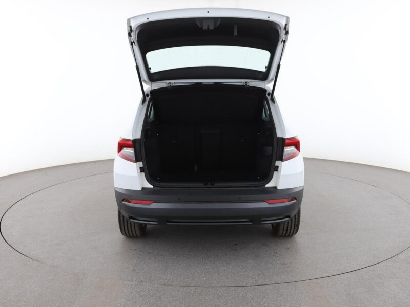 Škoda Karoq FV23% virtual cocpit kamera i czujniki parkowania klima auto
