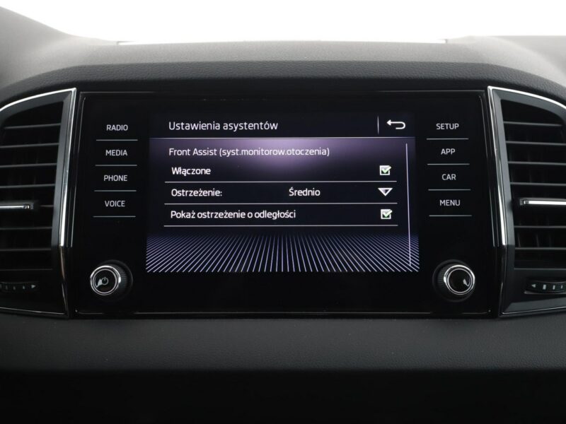 Škoda Karoq FV23% virtual cocpit kamera i czujniki parkowania klima auto