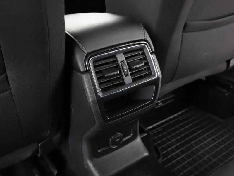 Škoda Karoq FV23% virtual cocpit kamera i czujniki parkowania klima auto