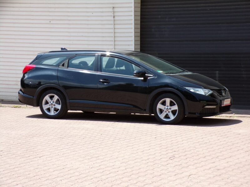 Honda Civic Klimatronic /Gwarancja /1,8 /141KM /2015/I właść IX (2011-)