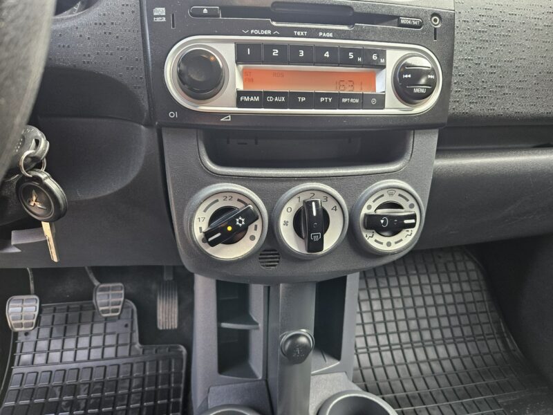 Mitsubishi Colt Podgrzewane fotele / Klimatyzacja / Komputer Z30 (2004-2012)