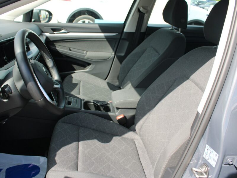 Volkswagen Golf LIFE Asystent Salon Polska Gwarancja VIII (2020-)