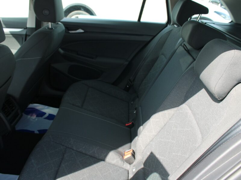 Volkswagen Golf LIFE Asystent Salon Polska Gwarancja VIII (2020-)