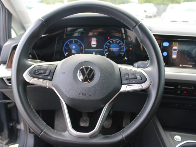 Volkswagen Golf LIFE Asystent Salon Polska Gwarancja VIII (2020-)
