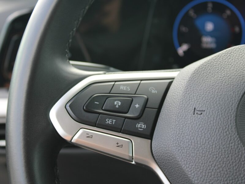 Volkswagen Golf LIFE Asystent Salon Polska Gwarancja VIII (2020-)