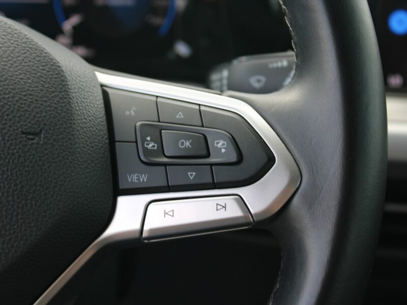 Volkswagen Golf LIFE Asystent Salon Polska Gwarancja VIII (2020-)