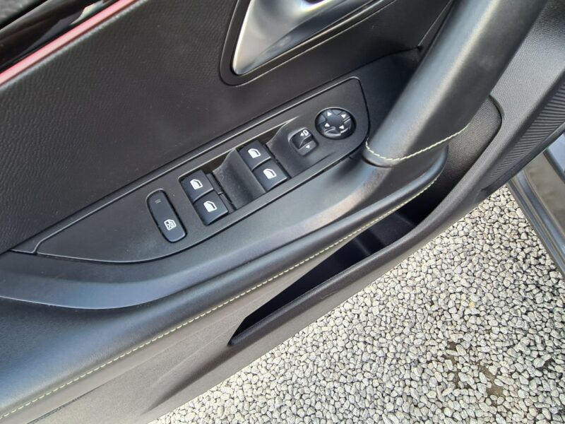 Peugeot 2008 GT Navi Kamera 2xPDC Full Led Półskóry Wolne Ręce Asystent Radar Alu II (2019-)