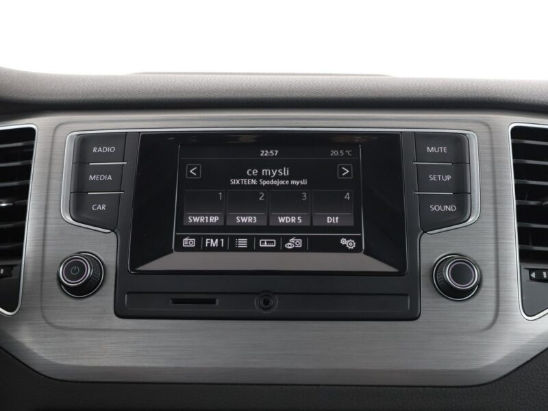Volkswagen Golf Sportsvan klimatyzacja grzane fotele panorama czujniki parkowania I (2014-)