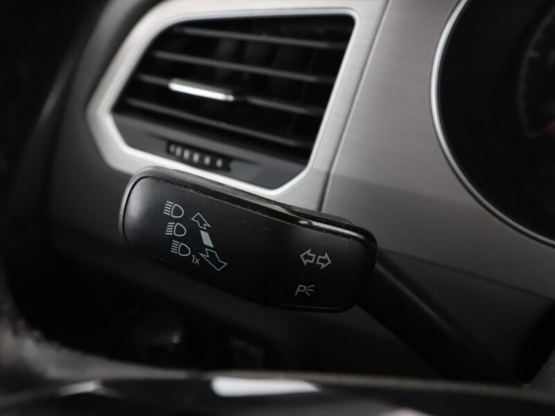 Volkswagen Golf Sportsvan klimatyzacja grzane fotele panorama czujniki parkowania I (2014-)