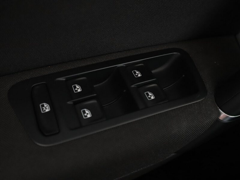 Volkswagen Golf Sportsvan klimatyzacja grzane fotele panorama czujniki parkowania I (2014-)