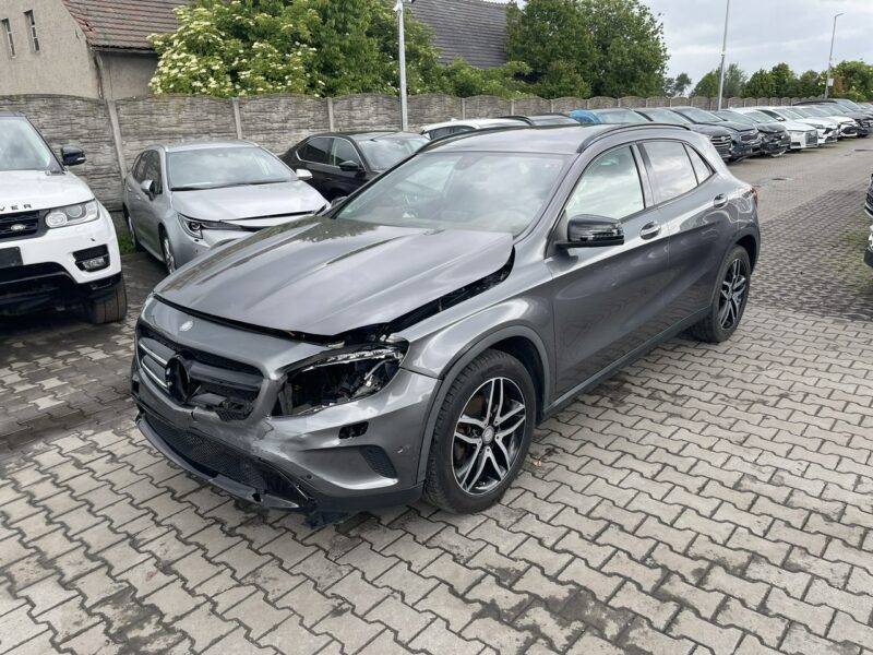 Mercedes GLA 220 4Matic Automat Klimatronik Podgrzewanie Skóra 170KM