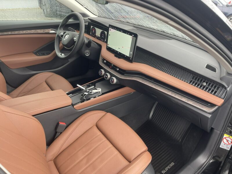 Škoda Superb 4x4 L&K Automat Kamery 360 Skóra 265KM IV (2023-)