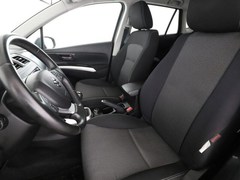 Suzuki SX4 S-Cross 4x4 klima auto grzane fotele hak multifunkcja