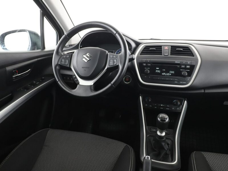 Suzuki SX4 S-Cross 4x4 klima auto grzane fotele hak multifunkcja