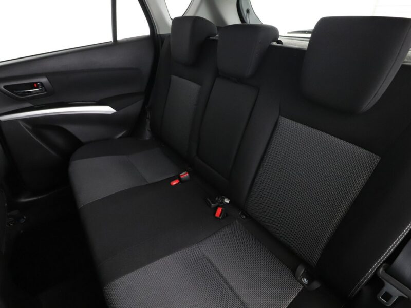 Suzuki SX4 S-Cross 4x4 klima auto grzane fotele hak multifunkcja