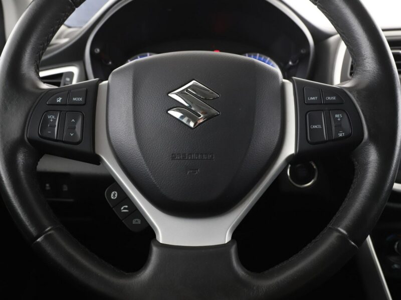 Suzuki SX4 S-Cross 4x4 klima auto grzane fotele hak multifunkcja